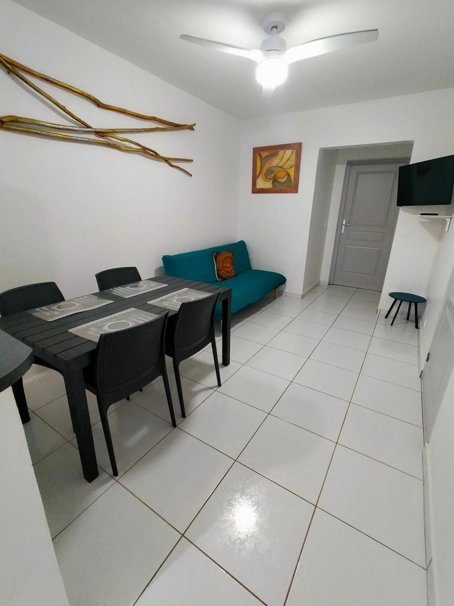 Les Naiades Apartment Goyave Bagian luar foto